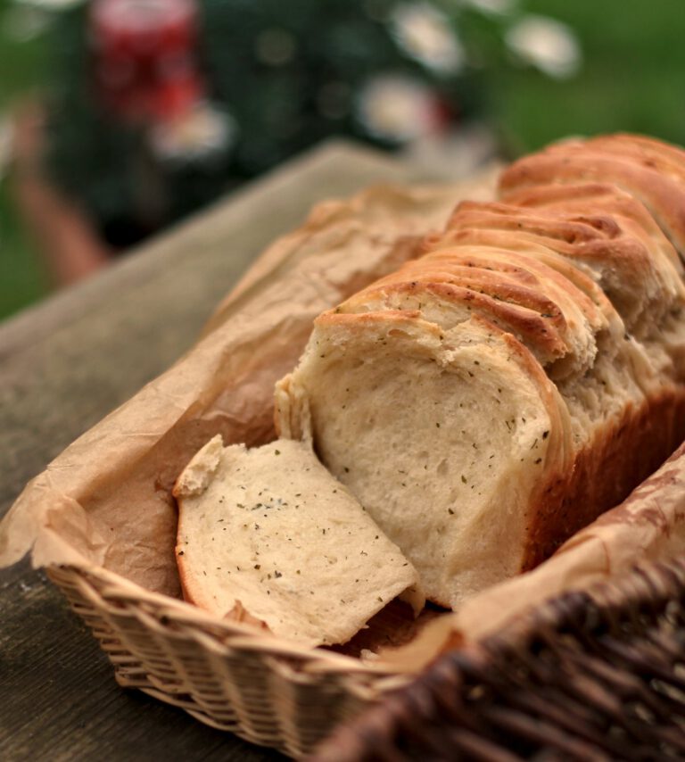 Kräuterbutter Dinkel Zupfbrot- darf zum Grillen nicht fehlen! - Mach ...