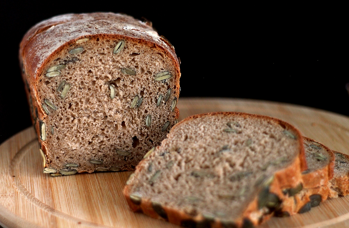 luftige Körnerbrötchen - locker, saftig und kernig! - Mach was Leckeres luftige Körnerbrötchen - locker, saftig und kernig! - Mach was Leckeres