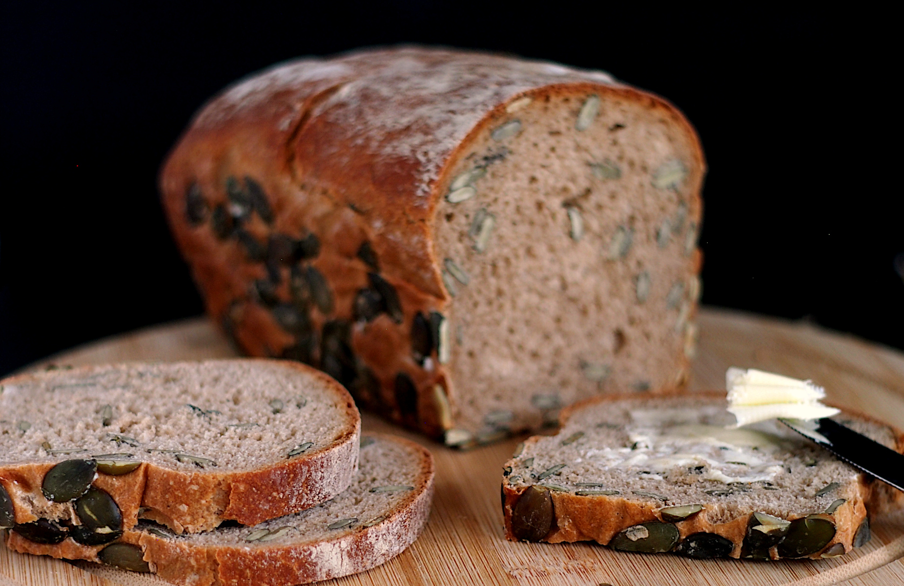 Kürbiskernbrot – ein herzhaftes Brot mit Roggenanteil!