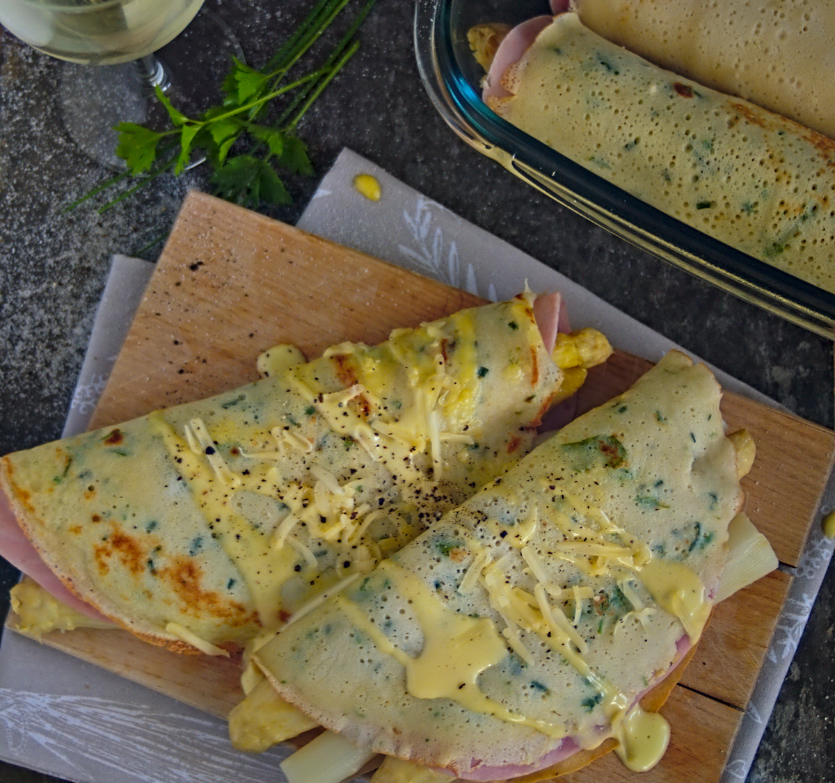 Überbackene Spargel-Pfannkuchen - ein delikates Schlemmergericht ...