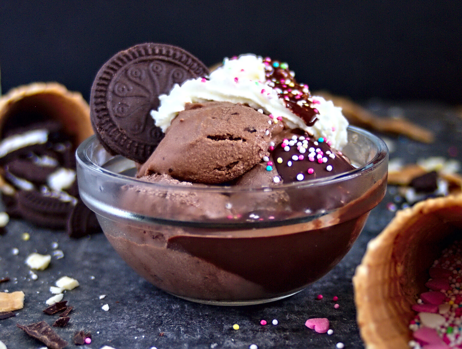 super cremiges Schokoladeneis - ohne Eismaschine! - Mach was Leckeres super cremiges Schokoladeneis - ohne Eismaschine! - Mach was Leckeres