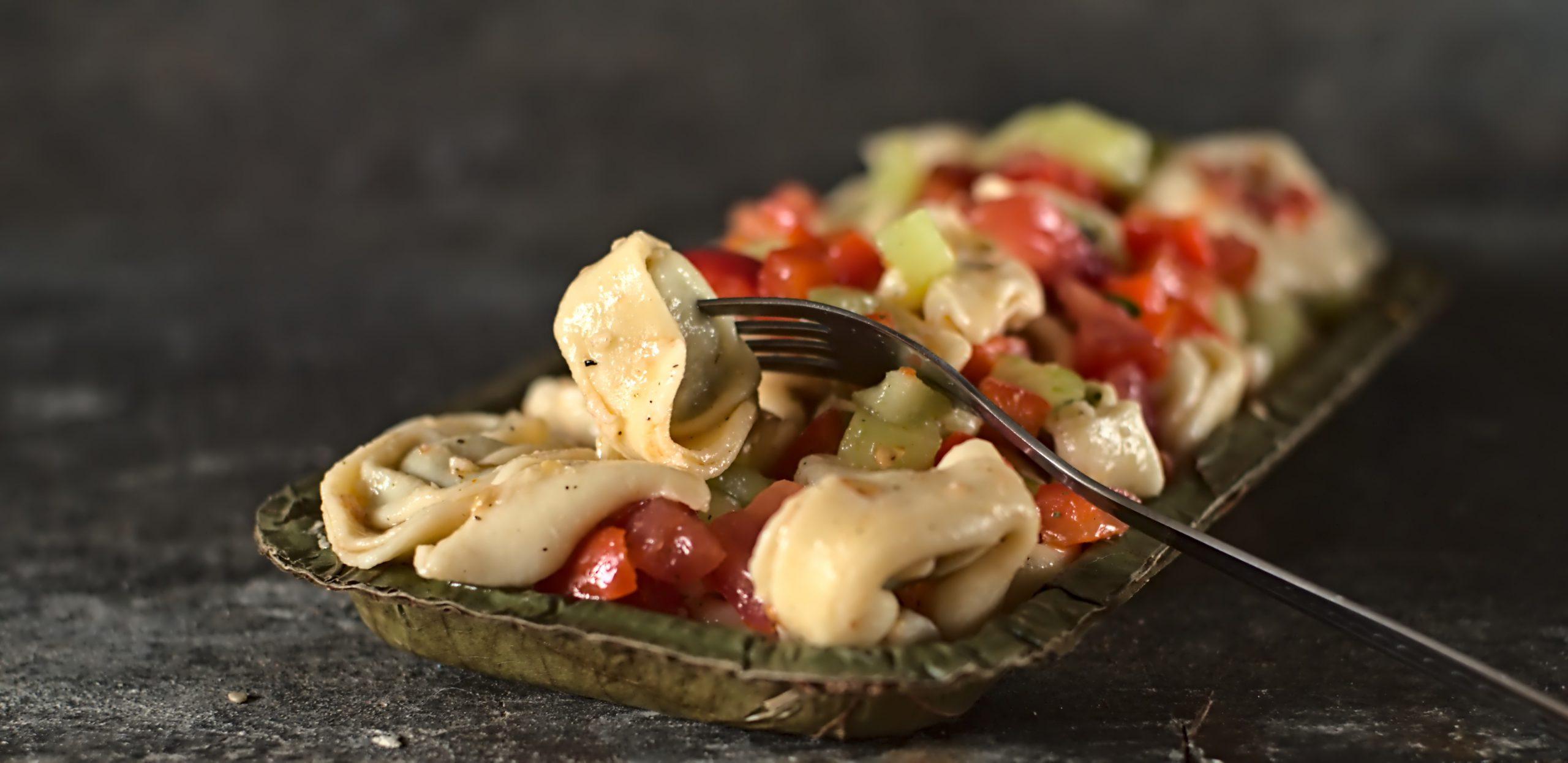 Tortellini-Salat, die ideale Begleitung beim Grillen!