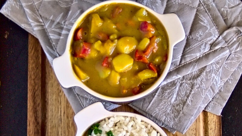 kare raisu – japanisches scharfes Curry mit Kartoffeln und Möhren!