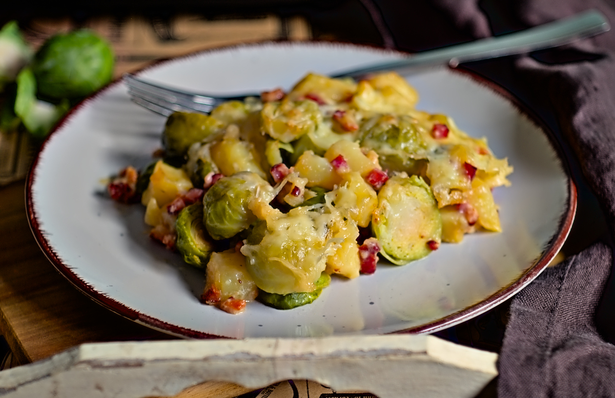 easy peasy Rosenkohl-Kartoffel-Auflauf - lecker würzig! - Mach was Leckeres