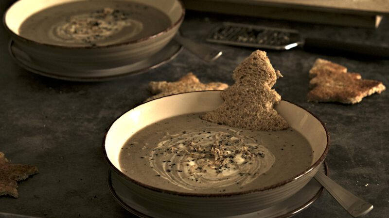 Champignon Creme Suppe: cremig-fein und aromatisch
