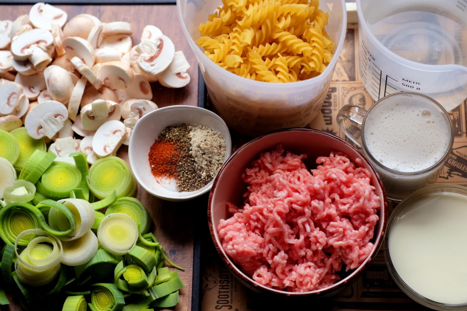 Nudel One Pot mit Hack und Porree in Käsesoße! - Mach was Leckeres