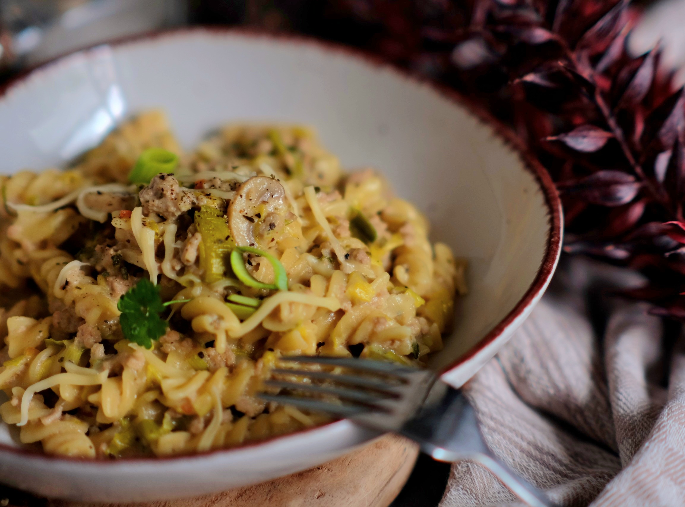 Nudel One Pot mit Hack und Porree in Käsesoße! - Mach was Leckeres