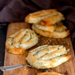 auf dem Bild siehst du einige Burek- Schnecken