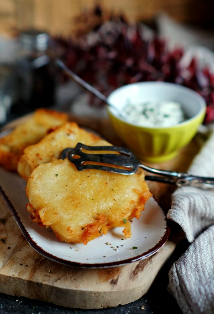 Detailaufnahme der knusprigen Panade von unserem einfachen Backfisch-Rezept