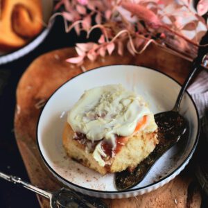 weiche Zimtschnecken mit Frischkäse-Frosting