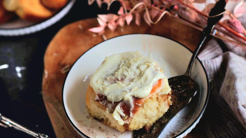 weiche Zimtschnecken mit Frischkäse-Frosting
