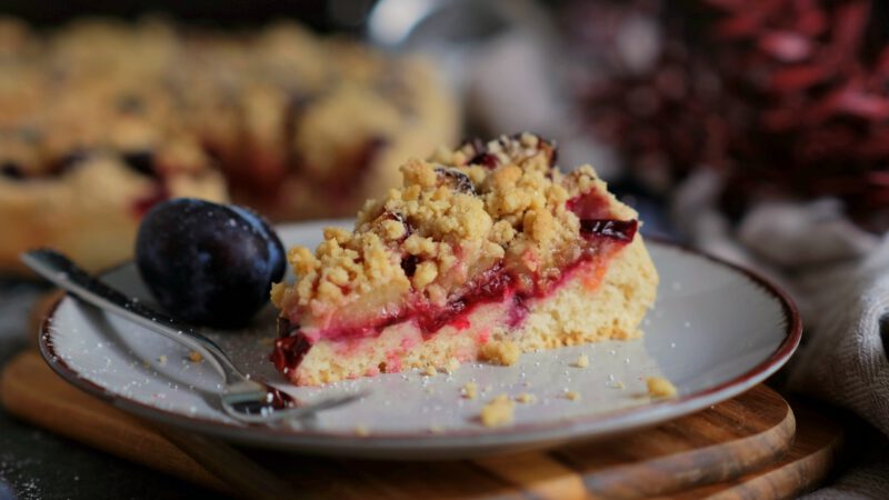 Zwetschgenkuchen aus Quark-Öl-Teig mit Streuseln